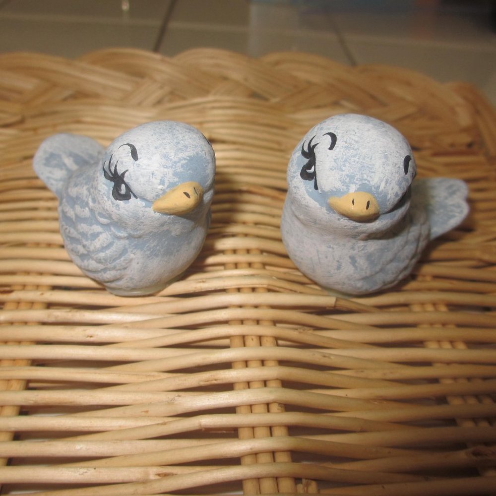Lot 2 pc Special Bird Figurines Clay Mini Vintage 1980`s